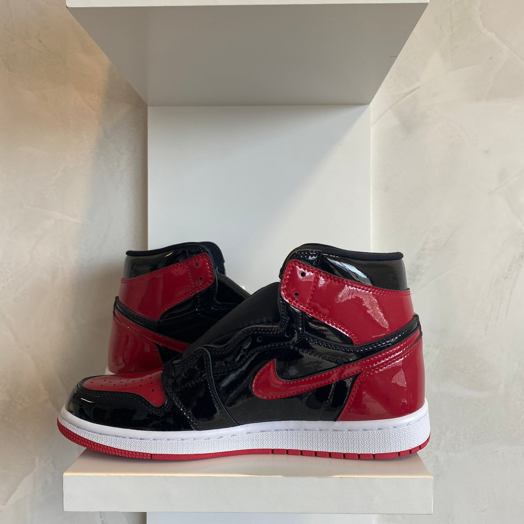 Jordan 1 Retro High OG Bred Patent (Pronta Entrega)