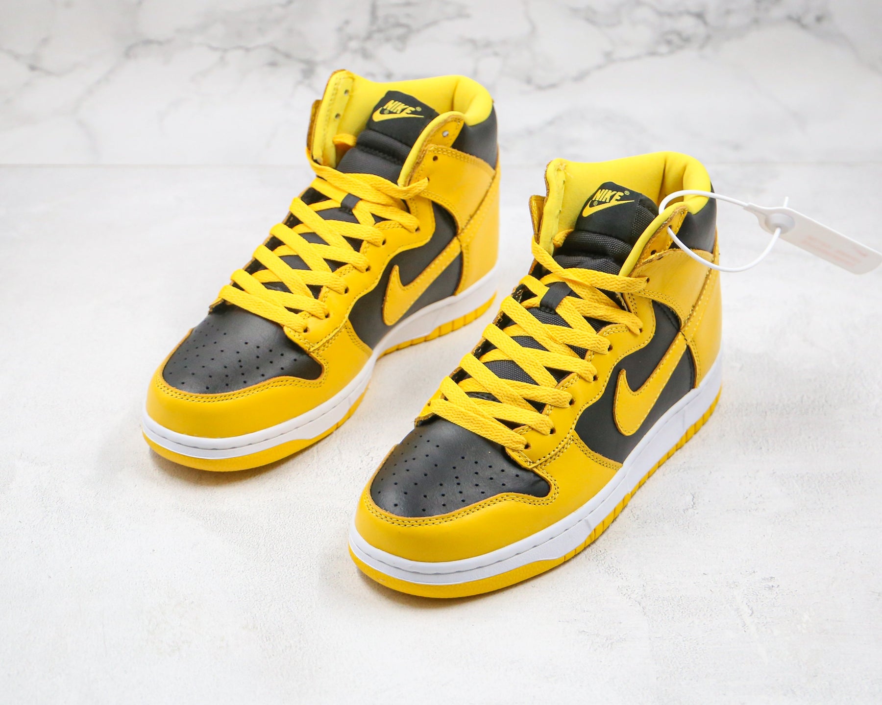 Nike Dunk High Varsity Maize