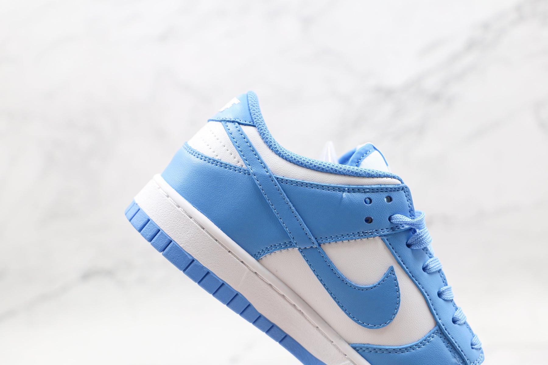 Nike Dunk Low UNC