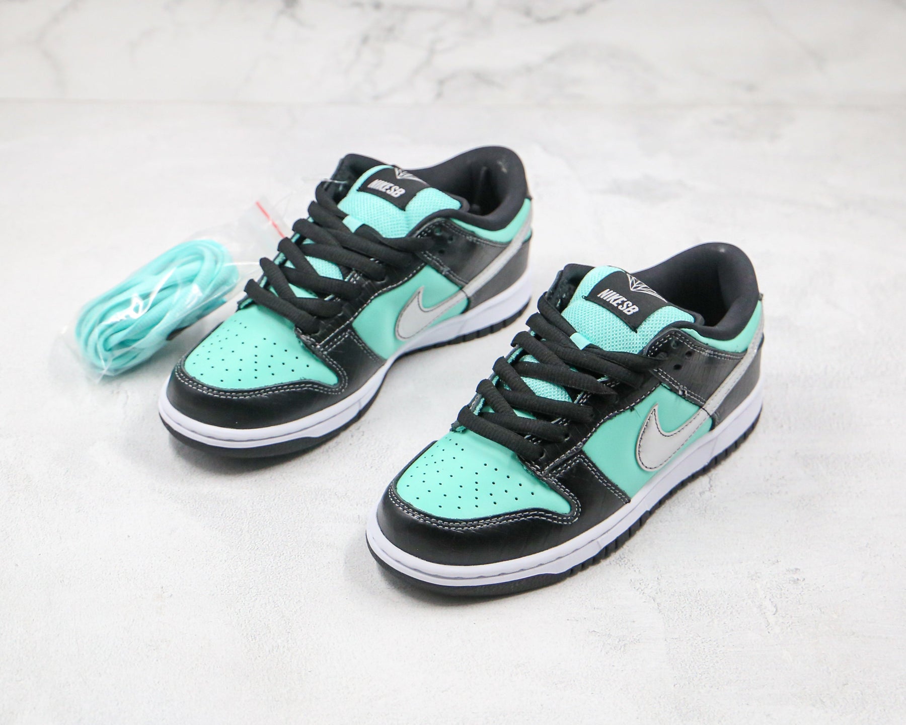 Nike SB Dunk Low Diamond Supply Co. Aqua Blue